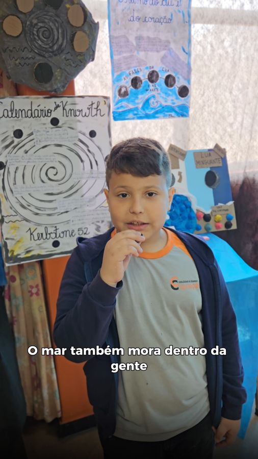 Alunos na Feira Cultural do Colégio Equação, parte 2